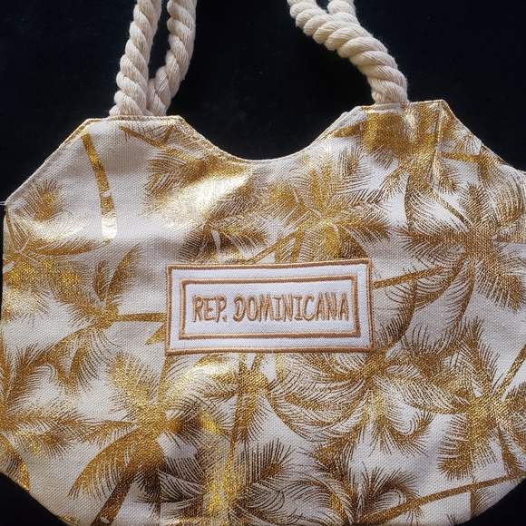 Small Hand Bag From The Dominican Republic - Picture 2 of 6
